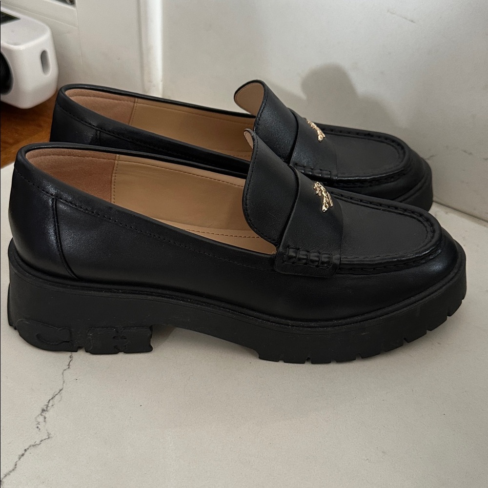 Coach Ruthie Leather Loafer - Black
Size: 8.5 - Picture 3 of 5